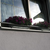 Blumenkasten Fensterbank Absturzsicherung